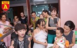 Gần 2.000 bệnh nhân nhi vui đón 'Trung thu hồng'